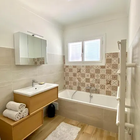 Apartment Dans A Avec Vue *